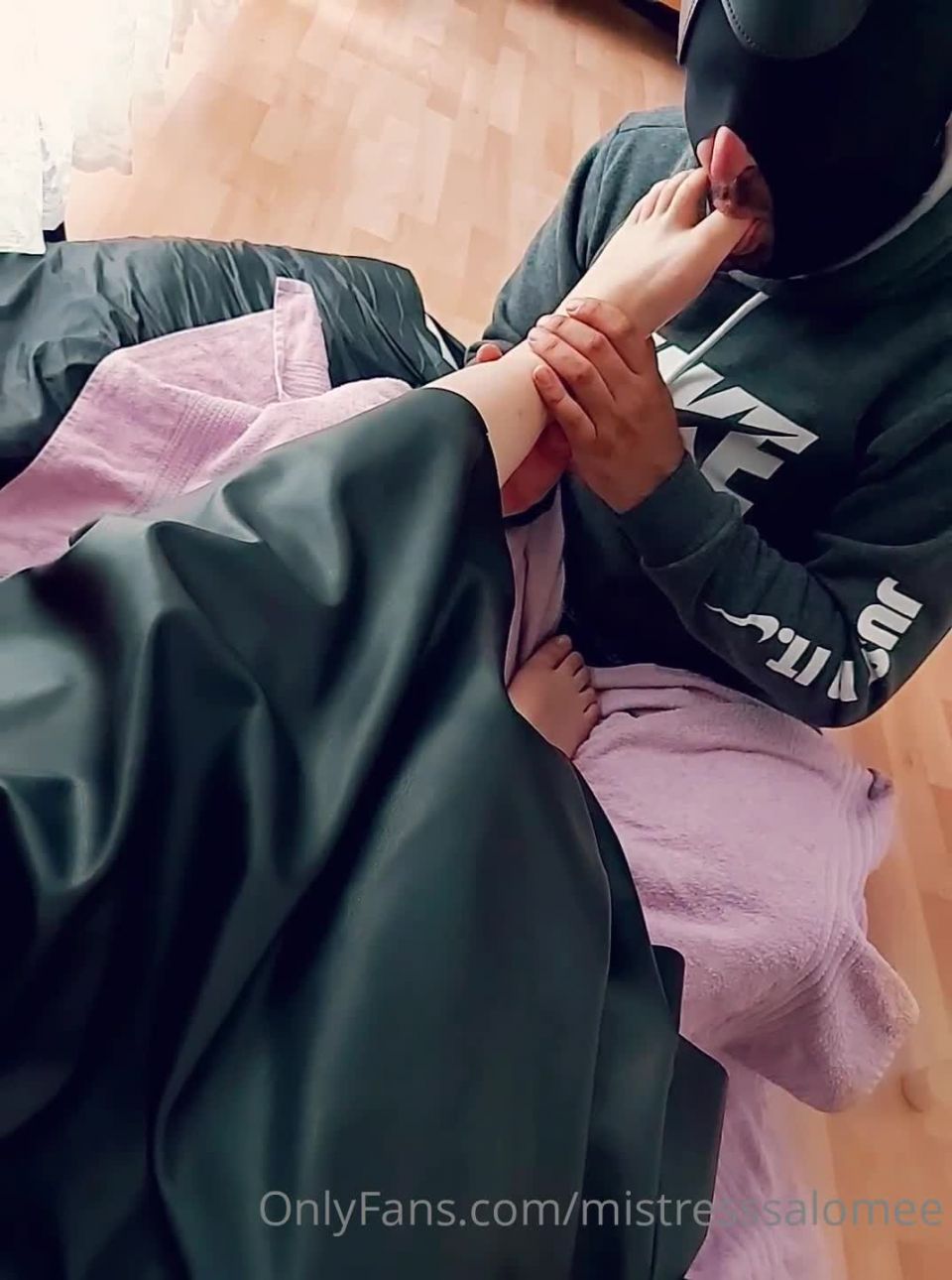 online clip 8 386 lousalomee 2021-01-02-0gm9ozqnbym4kvxtm6q5g source - fetish - femdom porn femdom keep2share