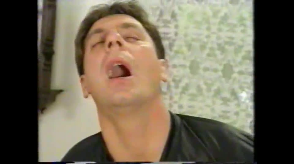 7143 Jetzt Gehts Rund   Erst In Den Arsch  Dann In Den Mumd1995