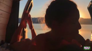 Sex In A Campervan On The Colorado River 720p-2