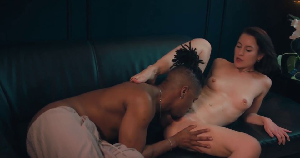 7171 Miss Flora - Fucked My Roommate