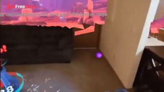 Playing the Meta Quest 3 in my rich friends house. MetaQuest3-7