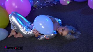 Gabbie Carter - Space Ballons - Solo-3