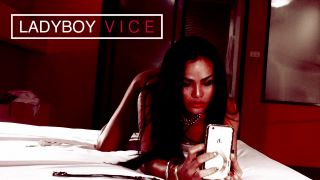 Darly - Collared and Seedy Bareback Sex Online Porn FullHD-9