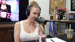 Holly Randall 5e84279e1eef72cbc172a source-5