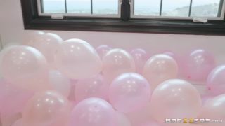 Jessa Rhodes - Burst On My Balloons - Bathroom-2