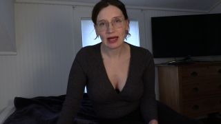 Bettie Bondage Stepmom Saves Nerd 4K MILF POV 2025 Film-2