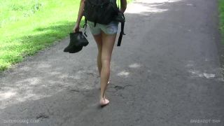 clip 46 Barefoot Trip Queensnake 1 280, miley cyrus foot fetish on brunette girls porn -0