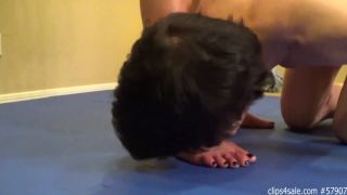Mixed Wrestling and Ballbusting with Amazon Muscle Goddess Rapture.-8