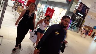 Candid vor big tits latina with tiny shirt and shorts shopping-1