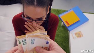 Video ,reina Deluxe Lessons In Public Pickups 1080p FullHD-5