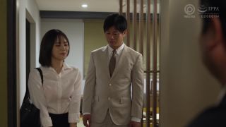 Reverse NTR The ultimate office affair where a junior keeps (Squirt) Remu Suzumori-6