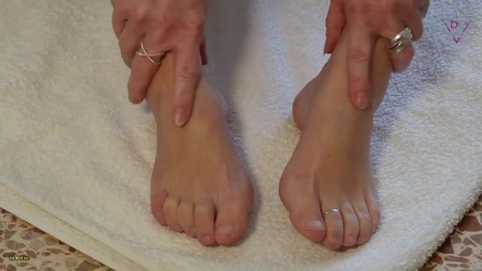 Dirty-Tina - Footjob Total amateur 