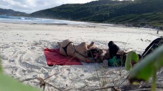 Exhibitionism Sweet couple on the public beach.-2