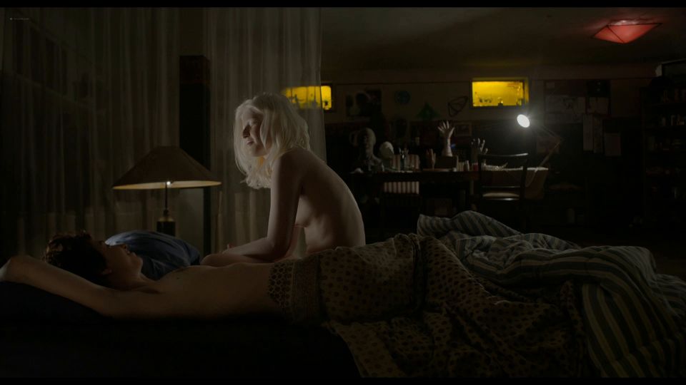 Exciting Premiere: Sofía & Blanca in Cadáver exq Unveiled