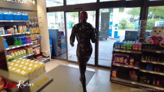 The silent doll in public.-9