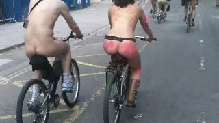 The_Bristol_2015_Naked_Bike_Ride-6