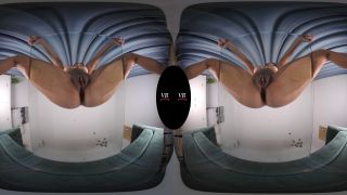 Video Paula Shy - From Below 2880p UltraHD/4K-9