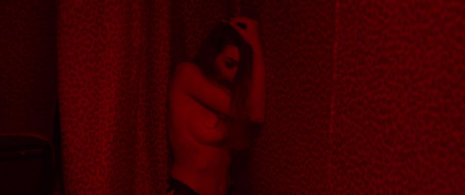 Camille Razat, Elisa Bachir Bey, Inge van Bruystegem, Jade Laroche, Valeria Nicov - L&#039;amour est une fete (2018) HD 1080p!!!