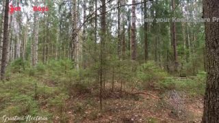 Real Russian couple filmed their uexpected blowjob in the wood-1