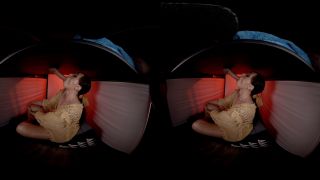 25 Minute Milking Table - 5K VR - Brunette-6
