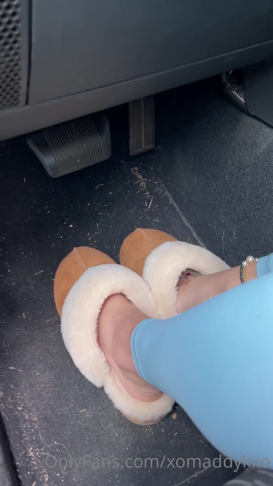 [footjob-porn.com] Onlyfans - Goddess Kaylee_151_xomaddykxo-31-01-2022-2348155152-bare soles on the pedal, it might even be one of your weaknesses Leak