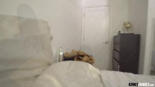 Kinky family - coco lovelock-1