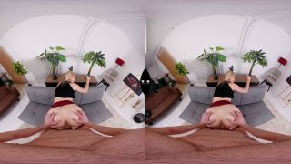 Stepmom VR Fantasy: Lynna Nilsson Teases & Tempts in 8K!-0