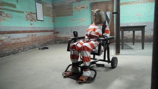 GotCuffs_Claire_Irons_First_Arrest_4-9