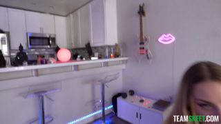 Video Anna Claire Clouds : Head in the Clouds 1080p FullHD-1