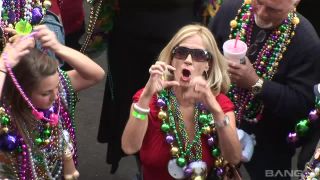 Milfs Show Off Their Big Boobs For Beads At Mardi  Gras-2