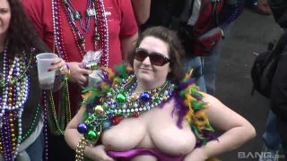 Milfs Show Off Their Big Boobs For Beads At Mardi  Gras-3