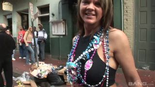 Milfs Show Off Their Big Boobs For Beads At Mardi  Gras-9