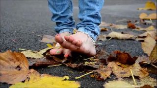 Dirty feet – Barefoot Urban Girls – RED-X: barefoot autumn in Lugano | stinky feet | feet porn -2