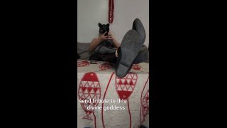 Domintrix Has Slave Clean Dirty Feet-2