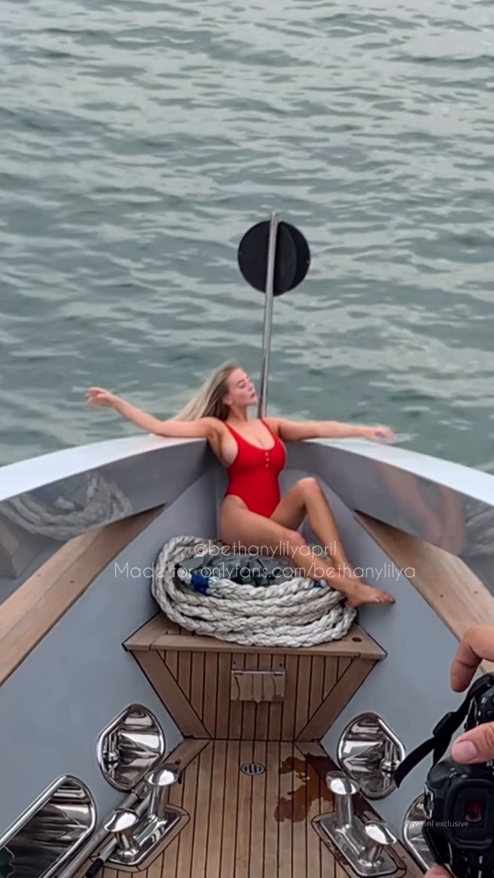 Beth Lily (20)