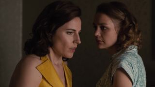 Luise Heyer, Antje Traue - Dark s02e03 (2019) HD 1080p!!!-7