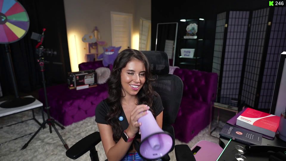 Violet Brandani CbYI3zVRP1IFB8flT71hGur21HChxjYl