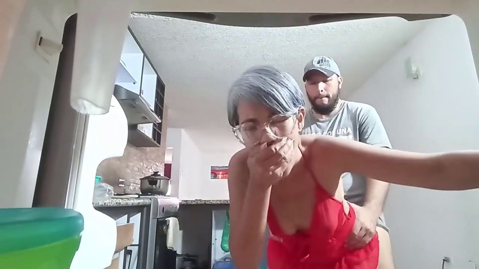 Swingersamateur40 - I went to the kitchen and he stuck his cock all the way in.