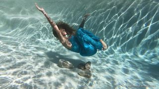 Karissa Diamondgravitation (karissa-diamond, 2018 12 16)-9