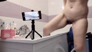 Big Nipples Amateur wife shaves her pussy hair.-9