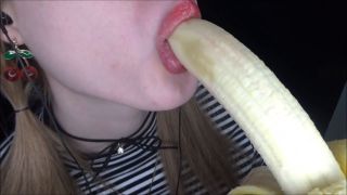 Peas and Pies bright lipstick BANANA sucking sounds-6