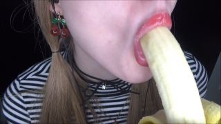 Peas and Pies bright lipstick BANANA sucking sounds-8