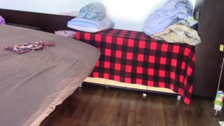 Blowjob Amateur mom has fun trying on clothes and cutting them.-7