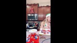 ErikaSwingz - Wrapping Christmas Presents LIVE - Christmas-7