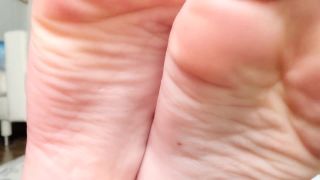 adult xxx video 2 chinese feet fetish fetish porn | TheTinyFeetTreat – After a Workout With Your Girlfriend | feet-9