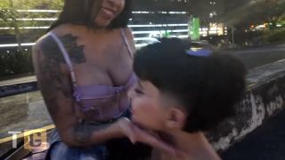 Besos Lesbicos Una tarde con mis dos amigas Lesbianas-1