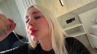 Blondessa - My dick drowned in her saliva. Big ass step sister enjoys jumping on a big dick.-2