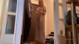 Reality I sucked the delivery guy a while my husband was not at home. Hotwife diary.-2