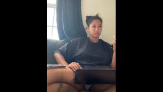 MILF porn LeahGoesWilde Teases her Massive Ass in Naughty Nude Video Leahgoeswilde-2