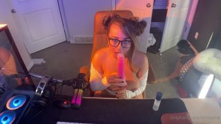 Little Laine () Littlelaine - sexy gamer girl gets horny during live stream and gives her viewers a body shaking orgasm 27-06-2021-3